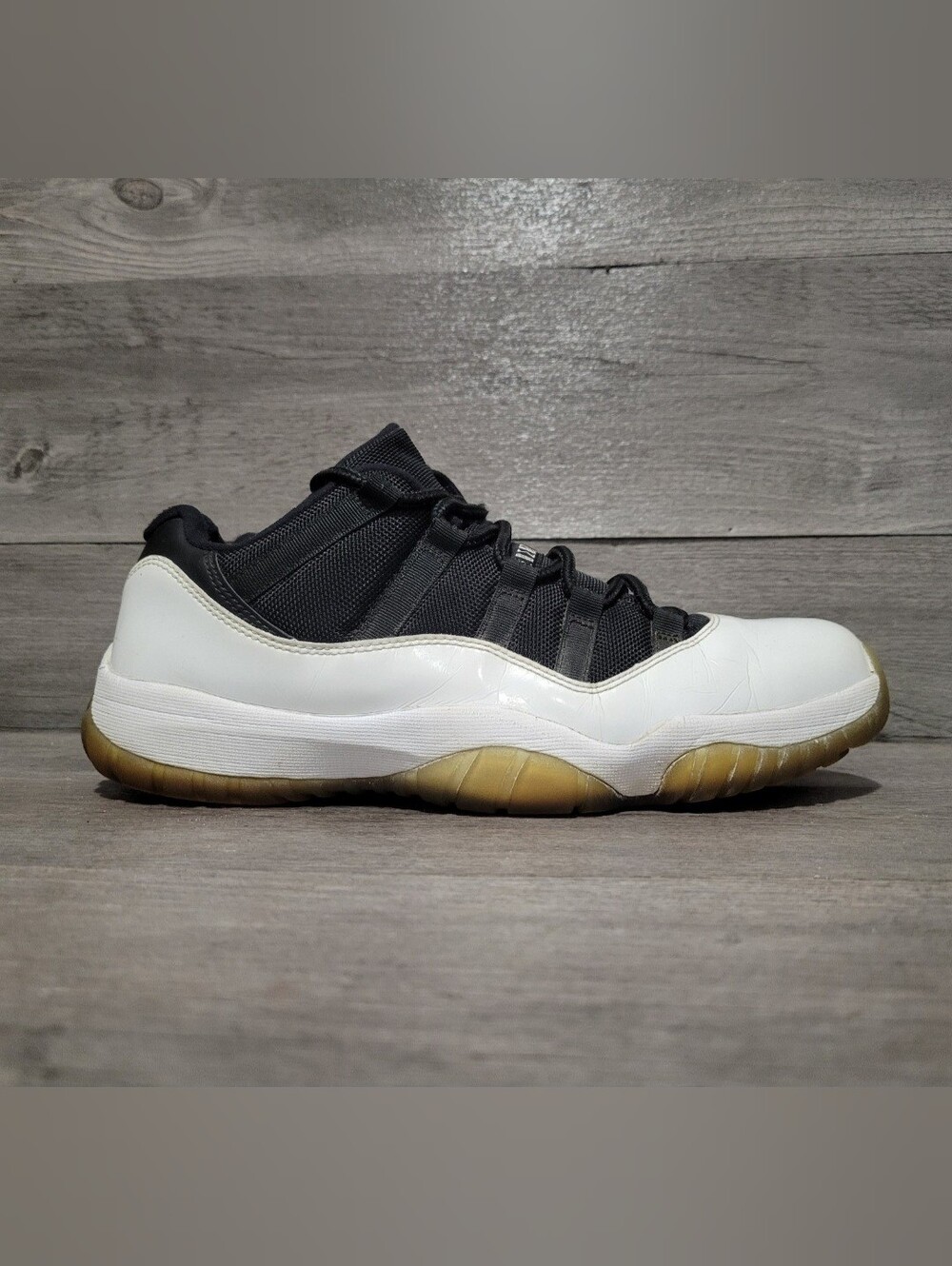 Air Jordan 11 Retro Low Tuxedo Men's Size 10 Black White 528895-110